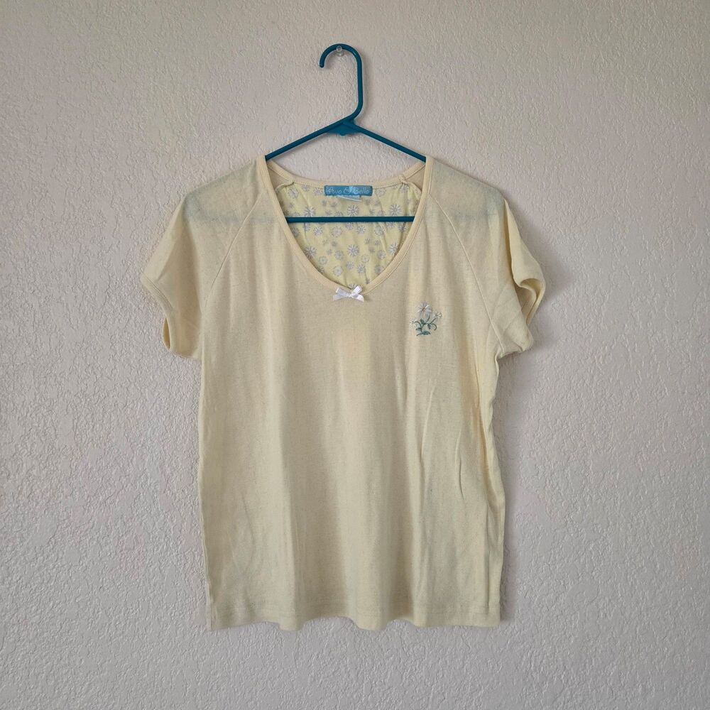 Ava & Bella Yellow Shirt with Flowers Size Large